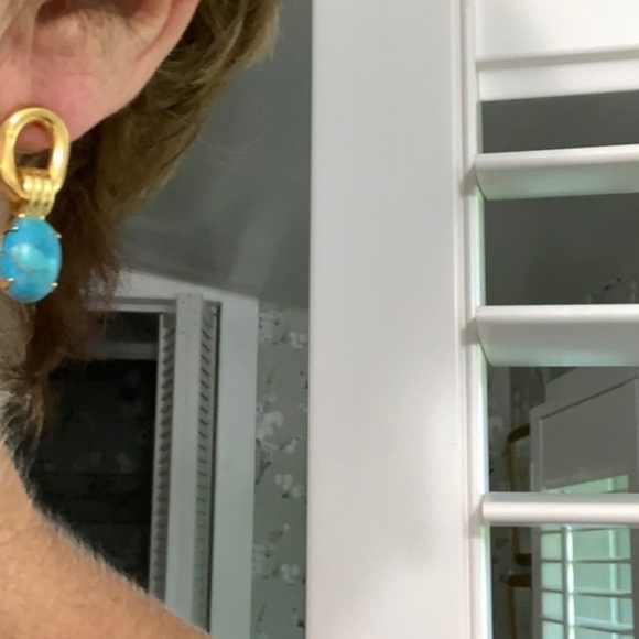 😍 14kt Yellow Gold Plated and Turquoise Earrings😍 NWOT - Picture 7 of 7